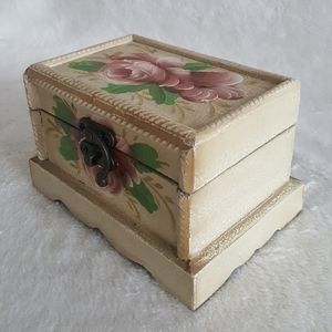 Hand painted jewelry box/organizer, trinket box
